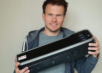 Das Laminiergerät Peach900 fällt im direkten Vergleich schon recht groß aus.