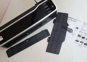 Der Lieferumfang vom Peach900 Laminiergerät beschränkt sich auf das Nötigste und lässt Laminierfolien vermissen.