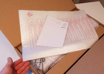 Hersteller Zoomyo legt seinem Laminiergerät ein großes Set an Folien bei,.